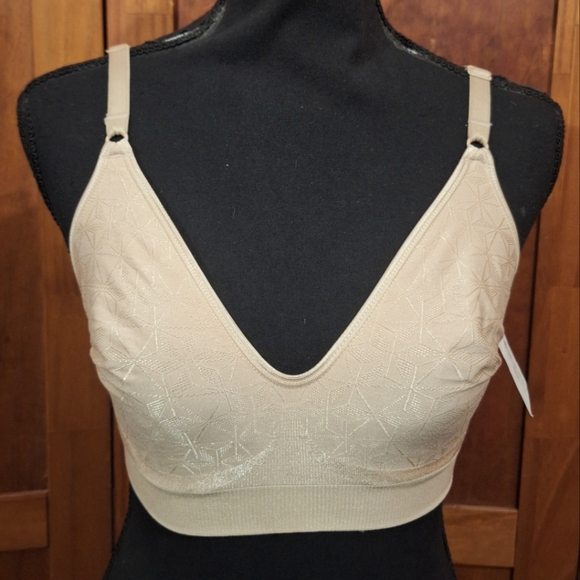 Bali Other - 🐹NWT BALI cupless, wireless bra. Size S